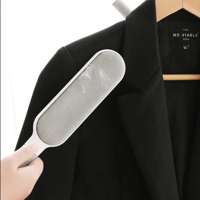 Magic lint wiper