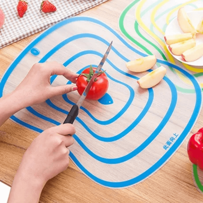 Plastic cutting board non-slip