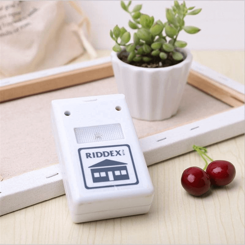 Ultrasonic electronic pest repeller
