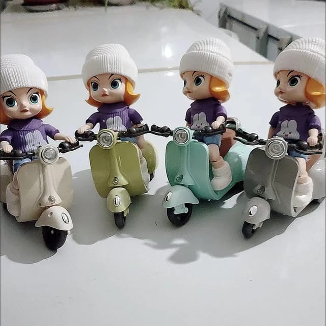 Vespa scooter doll with light sounds. - Prozone